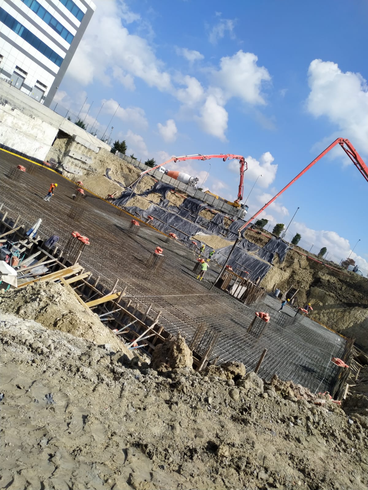 İstanbul Arnavutköy Saha Beton Dökümü: Güvenilir ve Uzman Çözümler