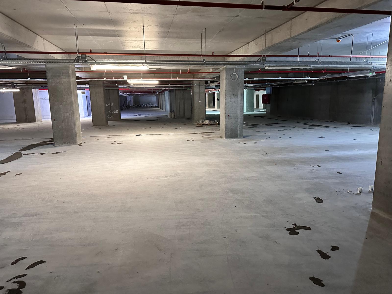 Ev ve Villa Garajları İçin Beton Parlatma: Modern, Tozsuz ve Şık Zeminlerin Sırrı