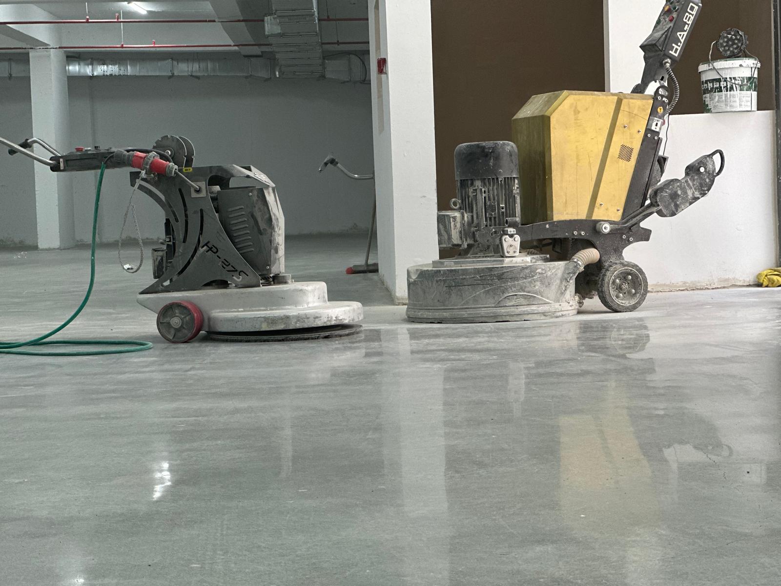 Beton silim makinesiyle zemin yüzeyinin açılması