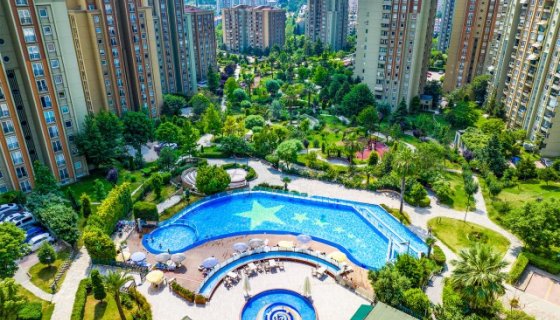 Artaş Atakent Sitesi: Emplus Zemin Farkıyla Prestij ve Konfor